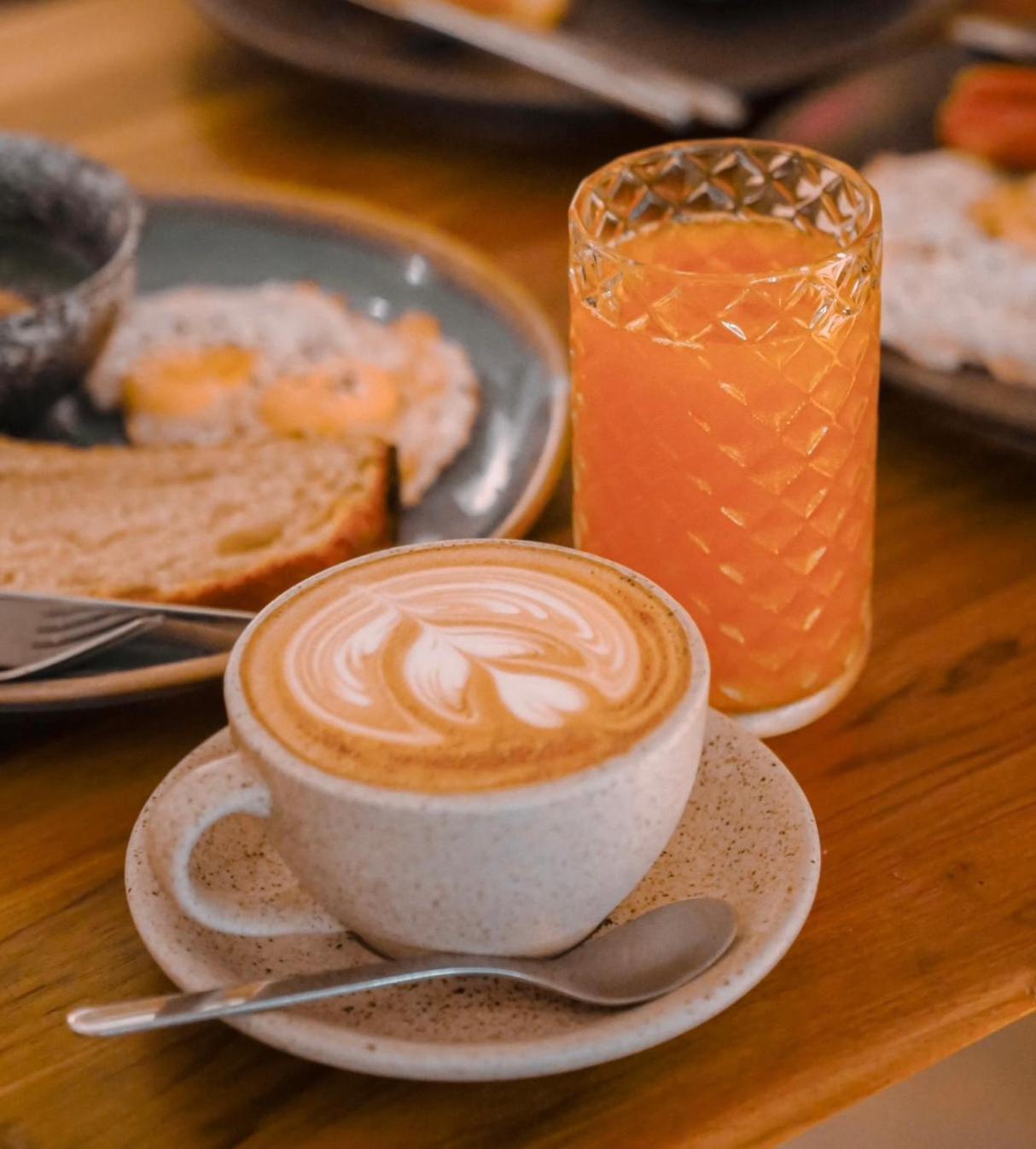 Апартаменты Sathiti Cafe & Bed Вьентьян Экстерьер фото